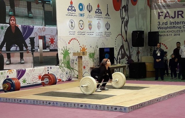 برگزاری رقابت های وزنه برداری قهرمانی کشور زنان در اصفهان