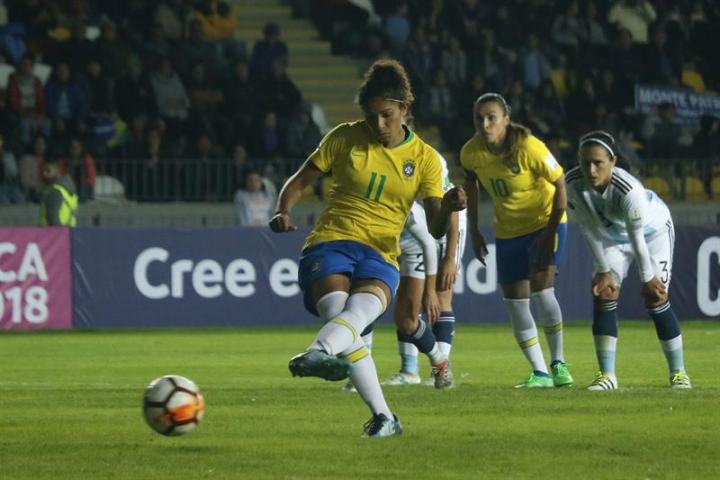 ویدئو دیدار تیم های فوتبال زنان برزیل و آرژانتین در کوپا آمه ریکا زنان