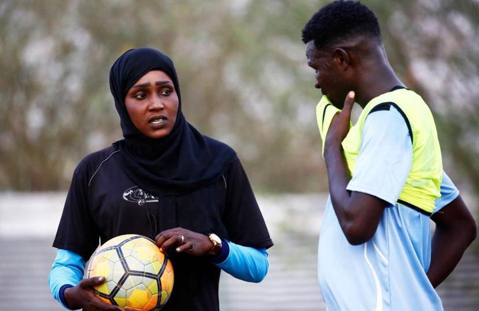 داستان سلما المجیدی در سودان؛ اولین زن عرب که مربی فوتبال مردان است