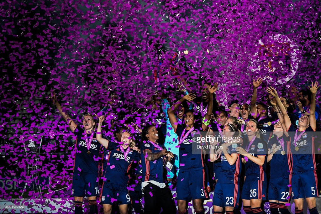 تصاویر قهرمانی لیون در لیگ قهرمانان زنان اروپا