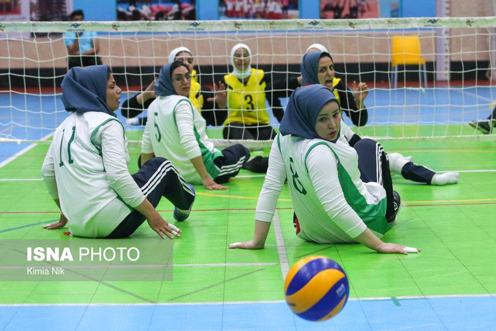 دختران ملی پوش والیبال نشسته در ساری اردو زدند