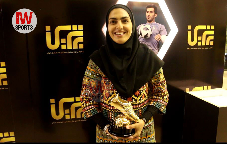 ویدئو نظرات زهرا قنبری پس از دریافت تندیس خانم گل لیگ برتر فوتبال بانوان
