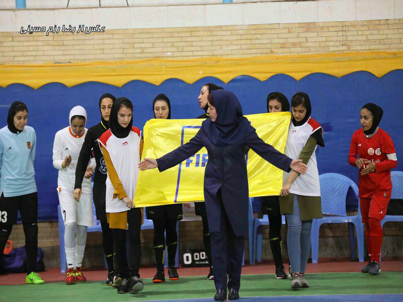 تصاویر دیدار تیم های دختران کویر کرمان و مس رفسنجان در لیگ برتر فوتسال