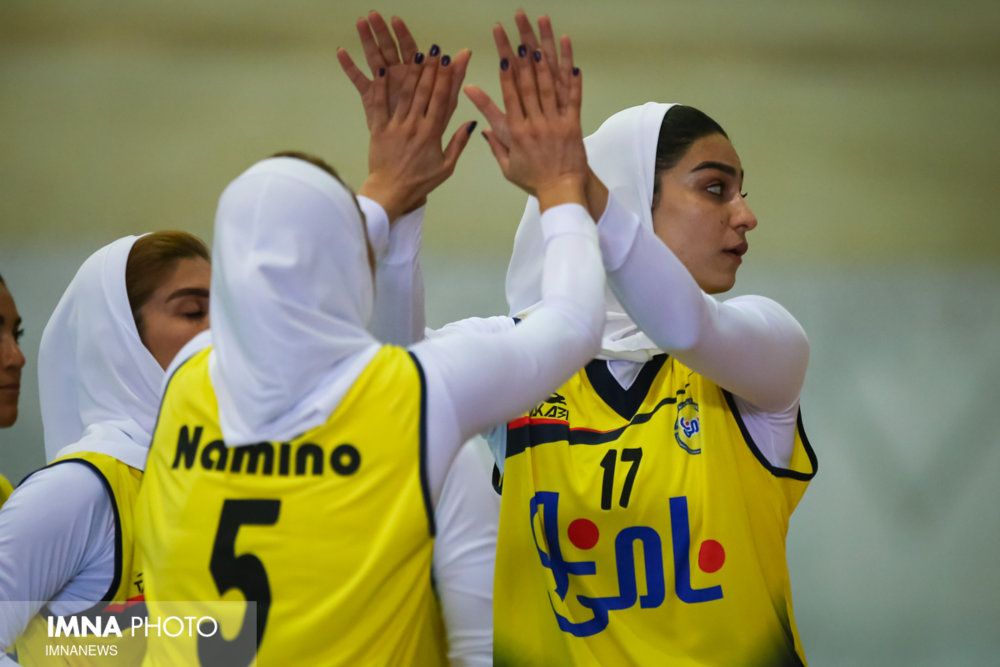 گزارش تصویری دیدار تیم های نامی نو اصفهان و خانه بسکتبال بندرعباس
