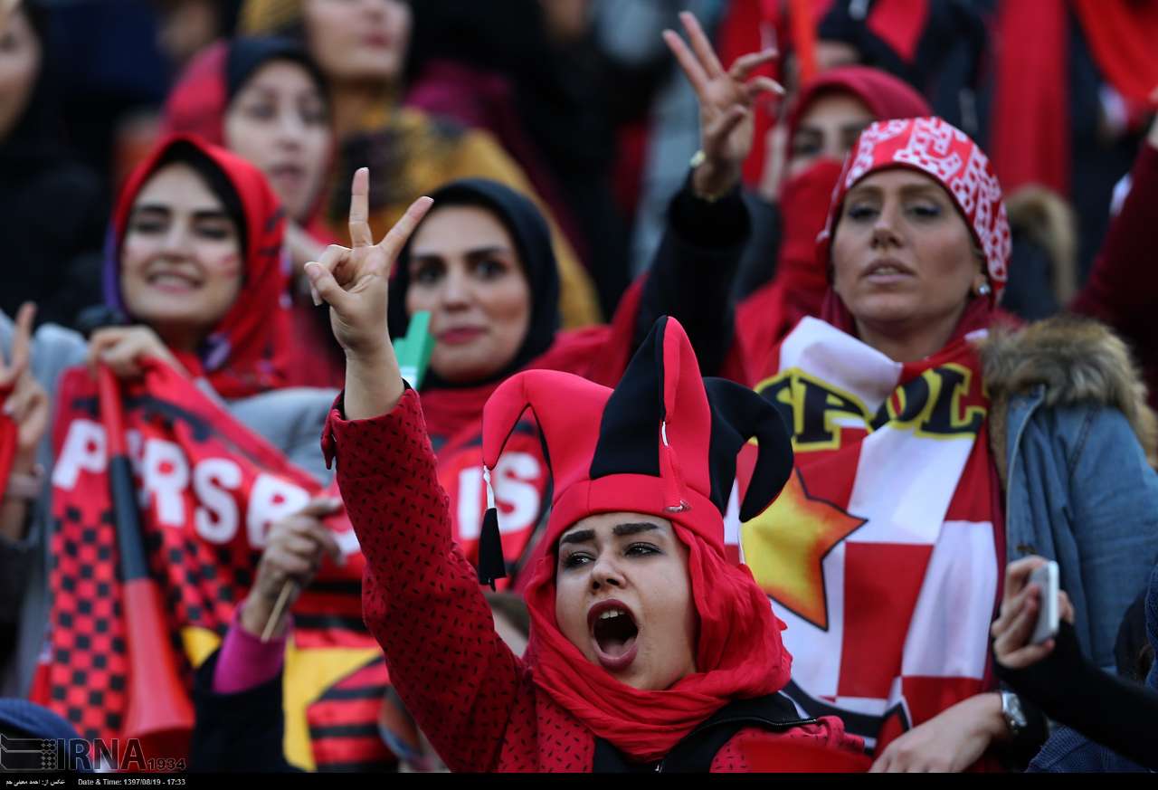 بیانیه فیفا: حضور زنان در ورزشگاه‌های ایران بدون محدودیت و پیش شرط و برای همه