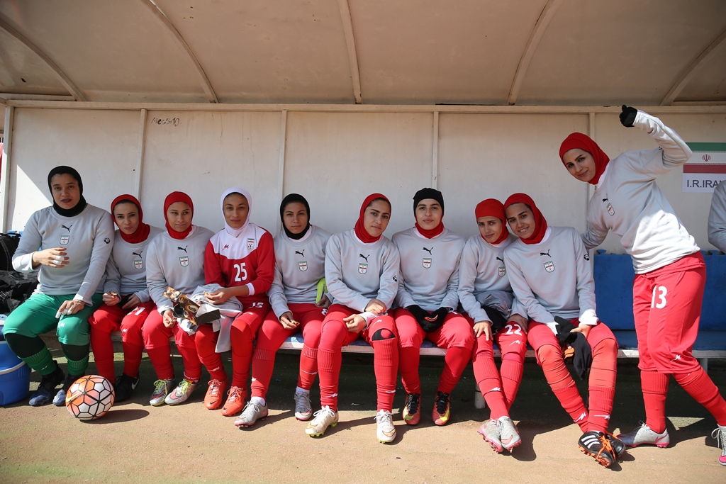 توضیحات عبدی در مورد حضور تیم ملی فوتبال بانوان در بازی استقلال و الهلال