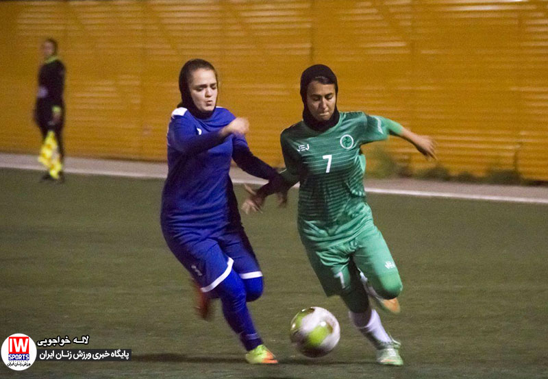 دیدار تیم های فوتبال بانوان شهرداری سیرجان و پارس جنوبی به روایت تصویر