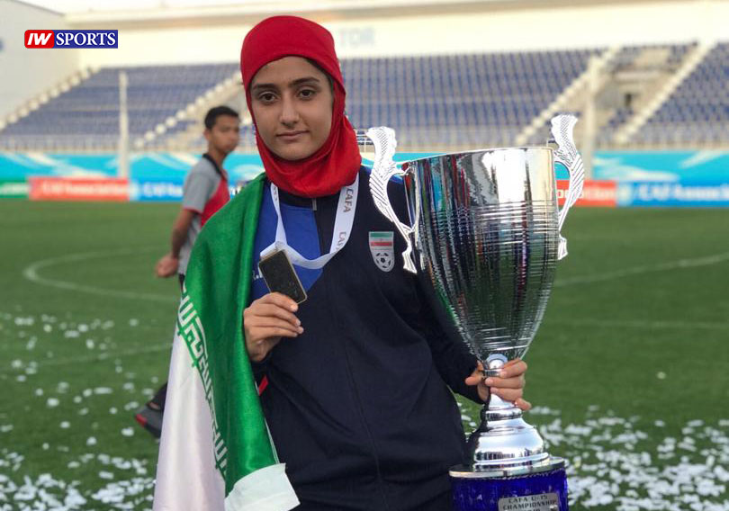 آریانا جوزایی ستاره 15 ساله جدید فوتبال ایران از شیراز : لذت پوشیدن لباس ملی قابل وصف نیست