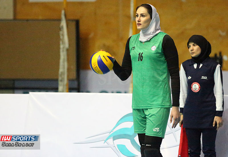 شکوفه صفری : در ایران والیبال مظلوم  واقع شده است .