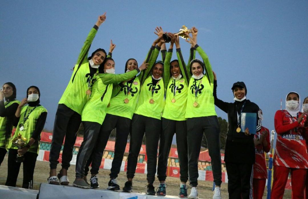 ب آ با اقتدار قهرمان والیبال ماسه‌ای تهران شد