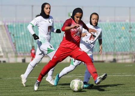 تصاویر | ذوب آهن و شهرداری بم در لیگ فوتبال زنان