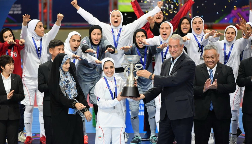 فرزانه توسلی : در فدراسیون فوتبال، تیم‌های ملی زنان دیده نمی‌شوند