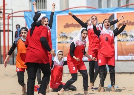 ریف اصفهان قهرمان هندبال ساحلی زنان کشور شد