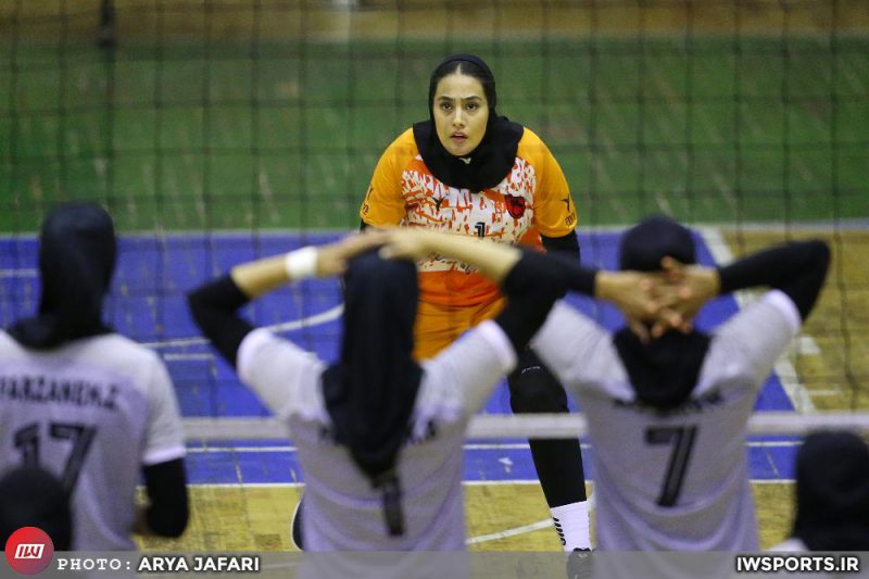اسرا ورمزیار دیدار ذوب آهن اصفهان و مس رفسنجان در لیگ والیبال زنان