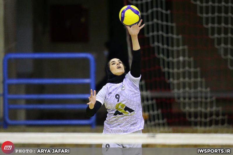 ندا چملانیان دیدار ذوب آهن اصفهان و مس رفسنجان در لیگ والیبال زنان (9)