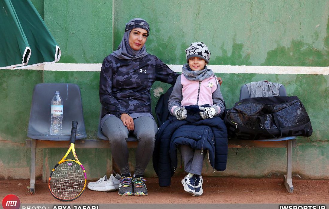 قاب مادر و دختری در لیگ تنیس (تصاویر)