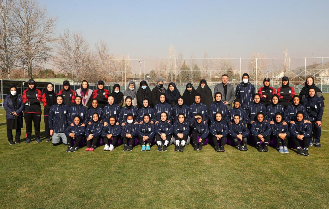 تیم ملی فوتبال بانوان از ۱۴ دی در کیش اردو می‌زند