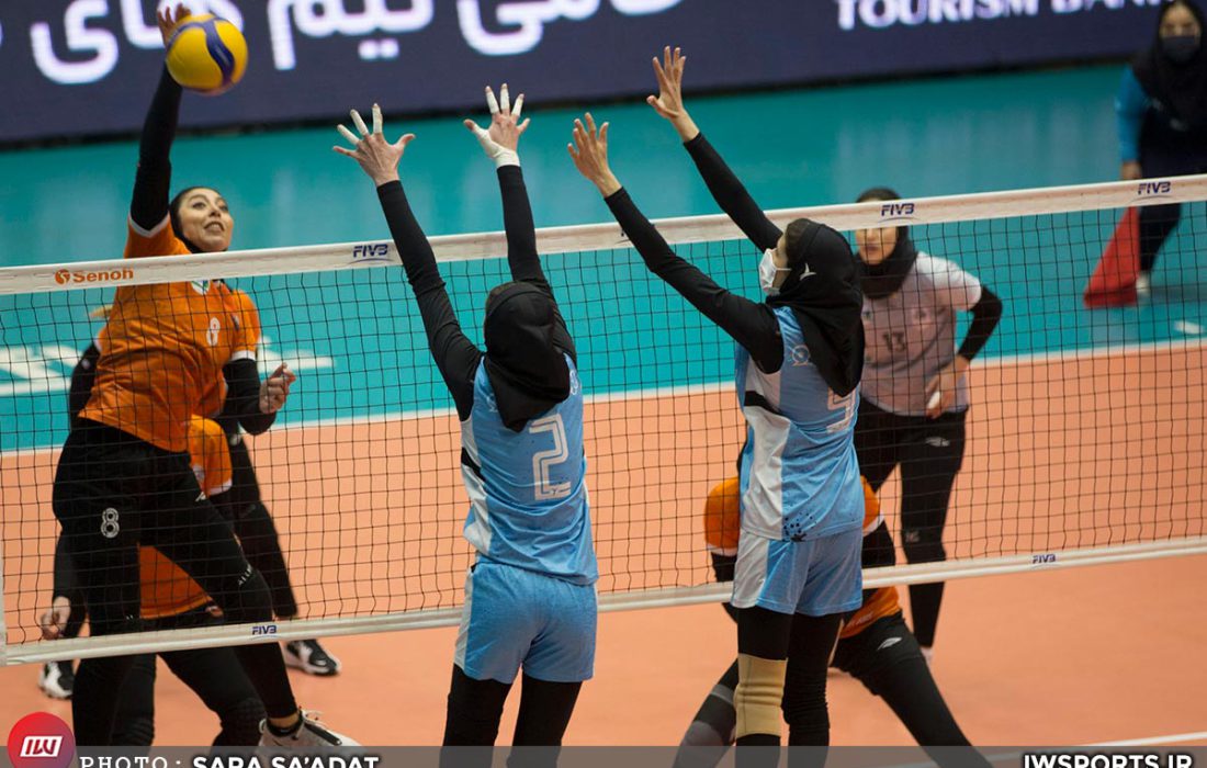 دشت سه امتیاز دختران والیبال پیکان در یزد