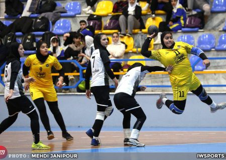 تصاویر مسابقات هندبال جوانان کشور در اصفهان