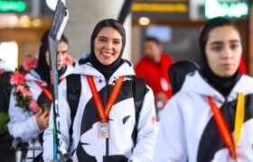 تصاویر بازگشت تیم ملی هاکی روی یخ زنان از قرقیزستان