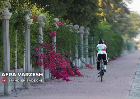 تصاویر | تمرین دختران دوچرخه‌سوار در کیش