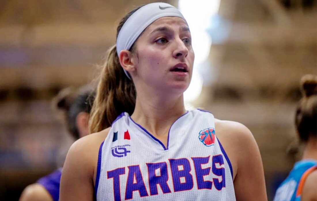 رکسانا برهمن، از کالیفرنیا در تیم ملی بسکتبال